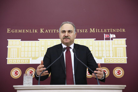 Avukatlardan taşınma protestosu