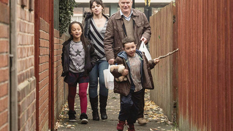 Düşlerin parlayıp söndüğü yerde...