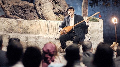 Düşlerin parlayıp söndüğü yerde...