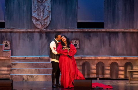 Süperstar soprano Angela Gheorghiulu Toscaya büyük alkış