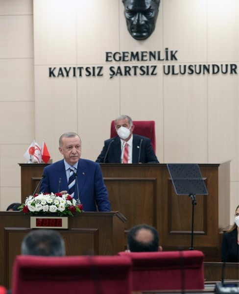 Son dakika... KKTCye tarihi ziyaret... Merakla bekleniyordu, Cumhurbaşkanı Erdoğan müjdeyi açıkladı
