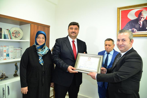 İlçelerde mazbata sevinci