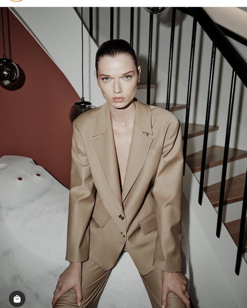 Kendine güvenen kadın her zaman şıktır