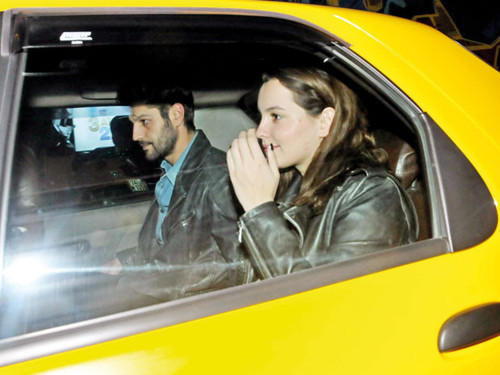 Serhat Teoman sevgilisi Leyla Feray ile görüntülendi