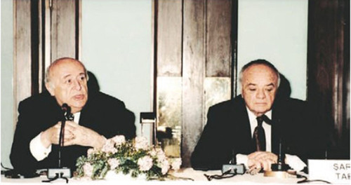 Bu dünyaya gelmişsiniz bir kez, mutlu olun