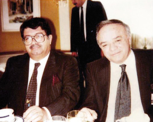 Bu dünyaya gelmişsiniz bir kez, mutlu olun