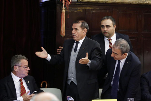 Galatasaray Divan Kurulunda gerginlik