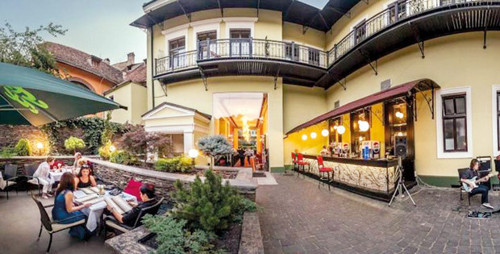 Avrupa’da 230 TL’nin altında en romantik konaklama