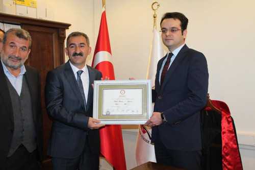 İlçelerde mazbata sevinci