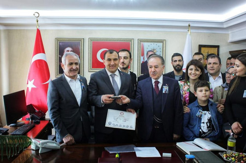 İlçelerde mazbata sevinci