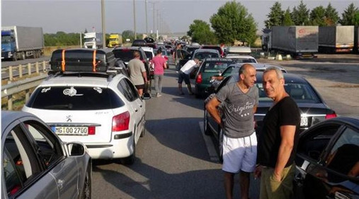 Kapıkule’de kilometrelerce kuyruk oluştu