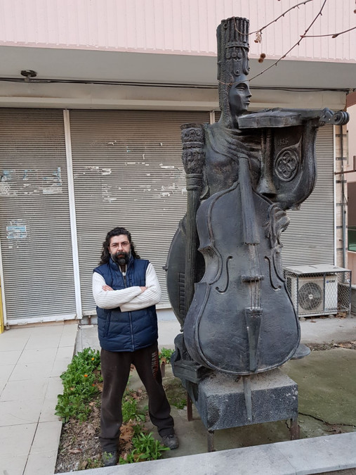 Ne atabiliyorum, ne satabiliyorum, ne de sergilemek isteyenlere izin verebiliyorum