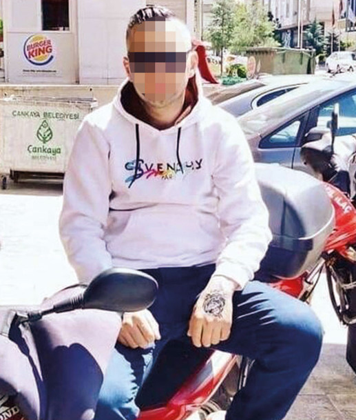 Sultan perdeyi açtı ve...