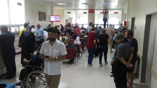 Son gün yoğunluğu... Uzun kuyruklar oluştu