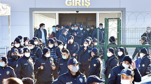 Ankarayı uçakla kana bulamışlardı Akıncı davasında hainlere ceza yağdı