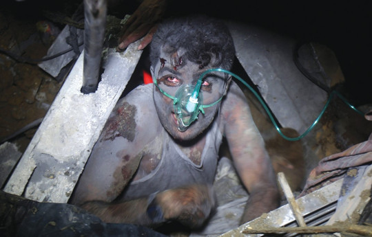 Gazzede ambulansa bile ateş açıyorlar