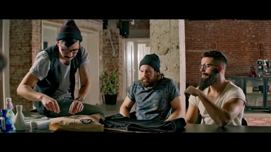 Takım Elbiseler Çöpe