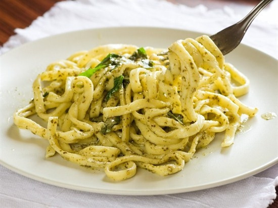 Pesto soslu spagetti