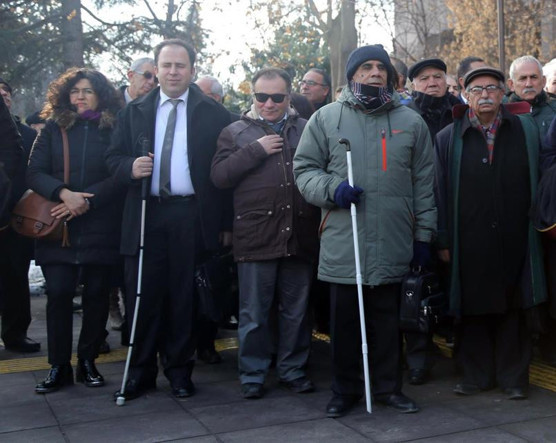 Avukatlardan taşınma protestosu
