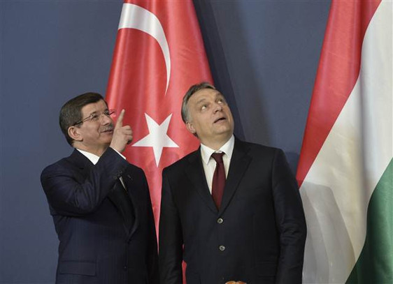 Davutoğlu: Sivil kayıplar olamasın diye PYDye bildirdik