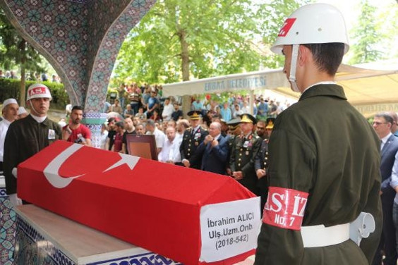 Şehitlere veda