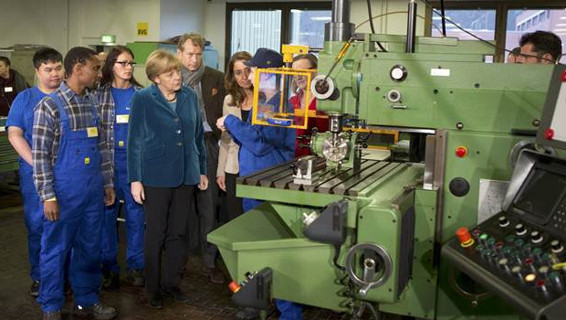 Merkelden meslek eğitimi vurgusu