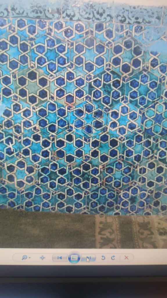 Tarihi çini operasyonu: 19 yıl önce çalınan 136 parça ele geçirildi