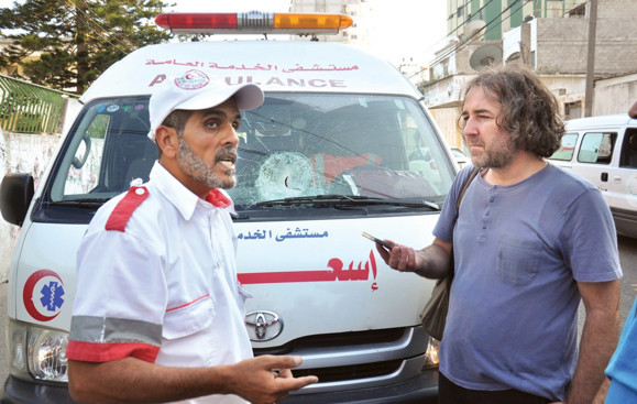 Gazzede ambulansa bile ateş açıyorlar