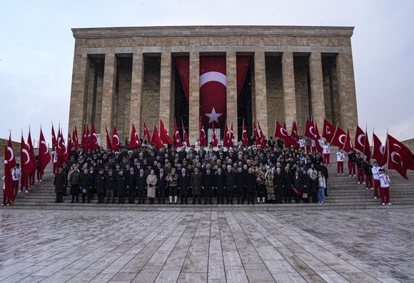 Ankara bayramını kutlarken milletvekilleri neredeydi