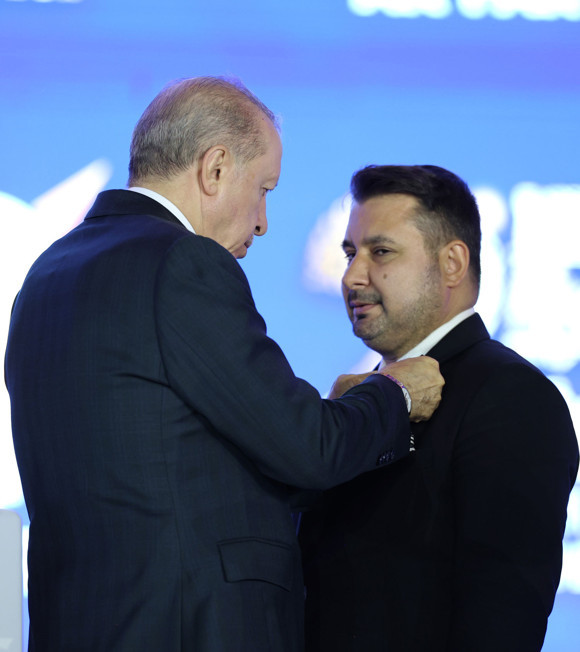 Kupa tozlanır o korku kalır