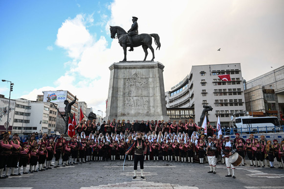 Ankara bayramını kutlarken milletvekilleri neredeydi