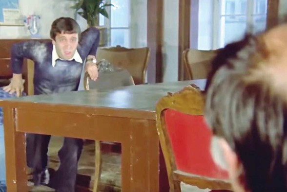 Biri mahkeme kapısına diğeri hâkimin odasına düştü... Hababam firar