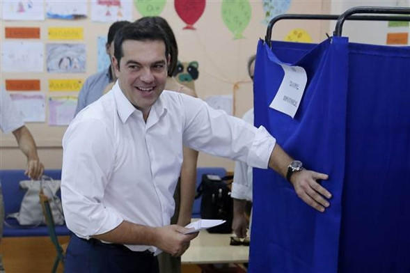 Yunanistanda halk sandık başında... Çipras oyunu attı ve ilk mesajını verdi