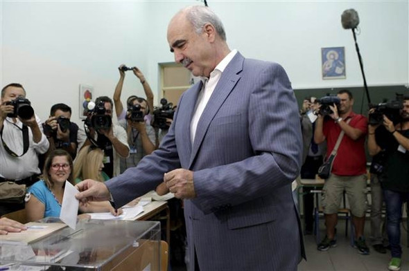 Yunanistanda halk sandık başında... Çipras oyunu attı ve ilk mesajını verdi