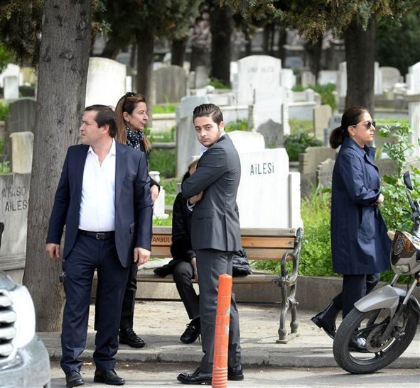 Kahreden anlar Düşen jette yaşamını yitirenlere veda...