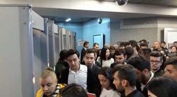 Kontrol kuyruğu isyan ettirdi