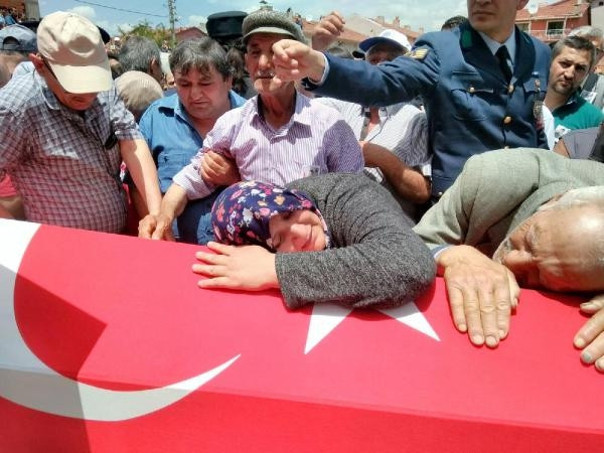Şehitlere veda