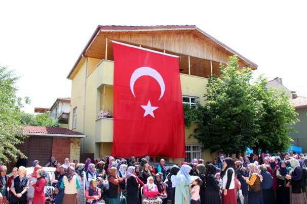 Şehitlere veda