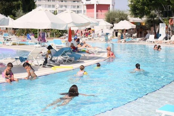 Ruslar akın akın Antalya’ya geliyor