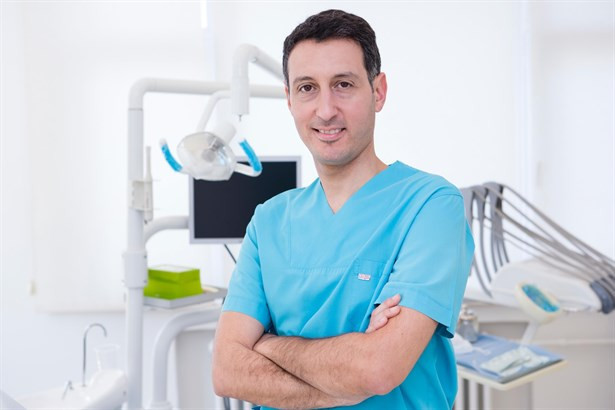 Sadece Birkaç Ay Süren Diş Teli Tedavisi: Fastbraces