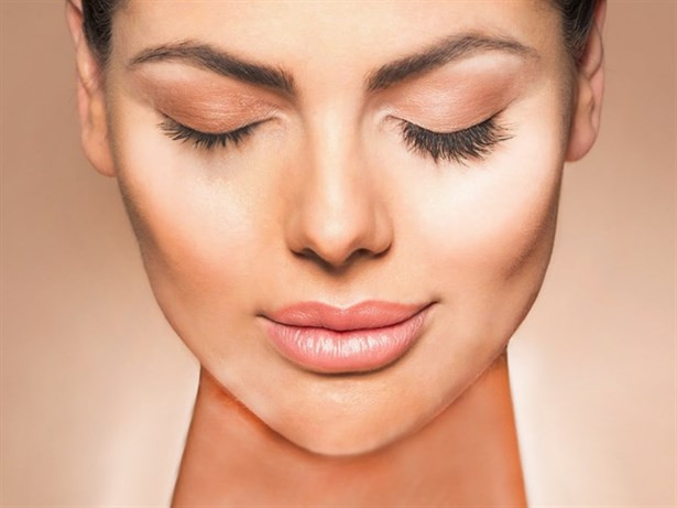 Bakımlı ve Kıvrık Kirpiklere Sahip Olmak İster Misiniz