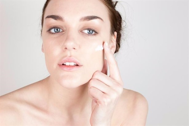 Adım Adım Pratik Yaz Makyajı