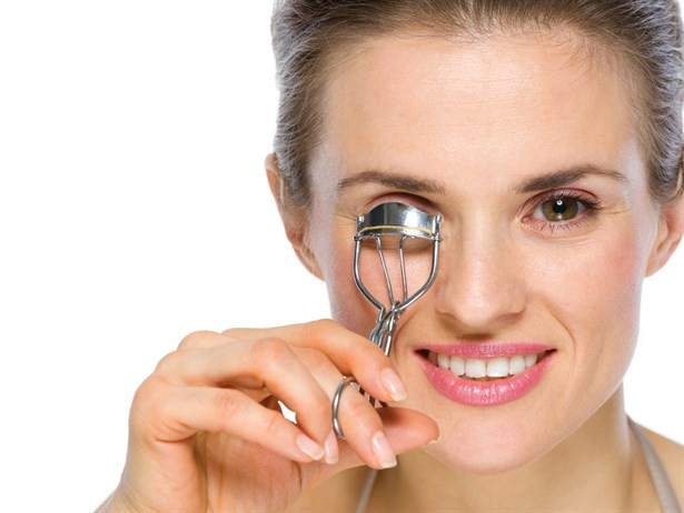 Gözleri Büyük Gösteren 4 Makyaj Hilesi