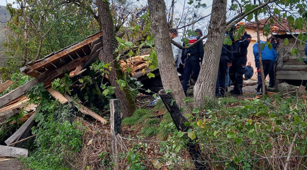 SİNOPTA ÇÖKEN AMBARIN ALTINDA KALAN KADIN ÖLDÜ