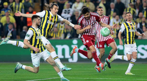 Fenerbahçe penaltılarda yıkıldı Olympiakos yarı finale yükseldi