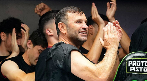 ÖZBEK: BOŞ MUKAVELEYE İMZA ATTI