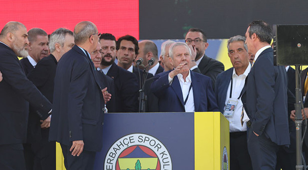 KÜÇÜK: BENDEN MÜSAADE ALMADAN KİMSE KONUŞAMAZ