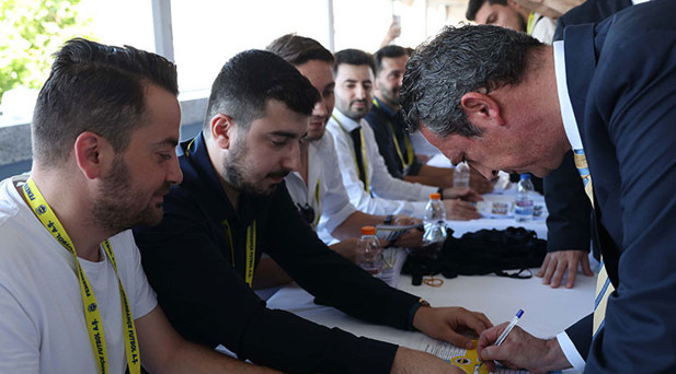 KOÇ: MOURINHONUN MENAJERİNE BORÇLANMIŞLAR