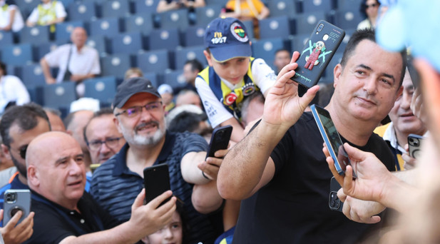 ACUN ILICALIYA İLGİ BÜYÜK