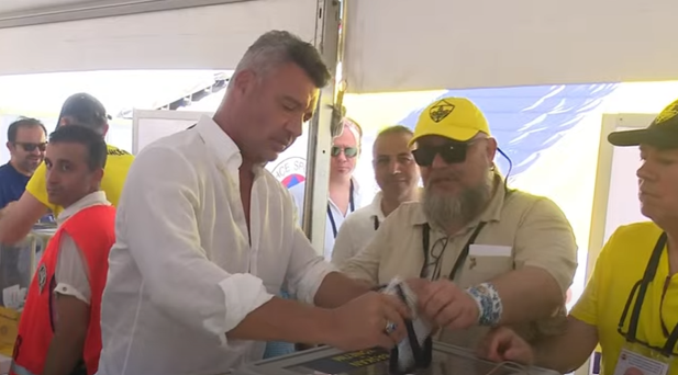 SADETTİN SARAN OYUNU KULLANDI